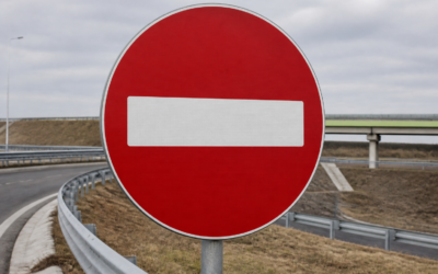 Pe A1 și A11 au fost puse indicatoare în plus. Cine intră pe contrasens riscă amendă și suspendarea permisului 23 Pe A1 și A11 au fost puse indicatoare în plus. Cine intră pe contrasens riscă amendă și suspendarea permisului
