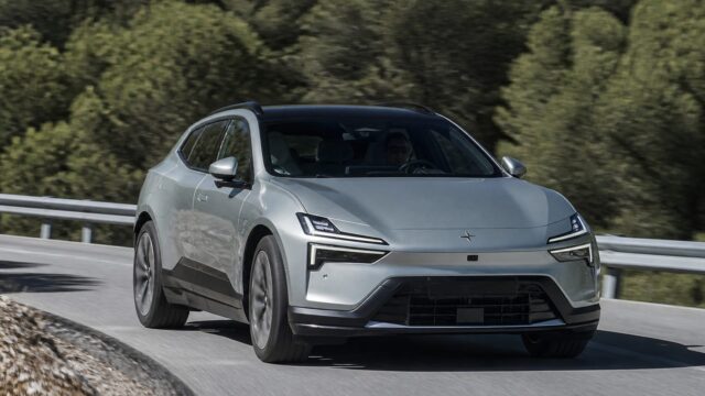Polestar 4 SUV oferă mai mult spațiu la un preț sub Coupé, dar încarcă mai lent decât BMW iX3