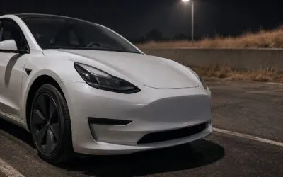 Slovacia permite conducerea asistată Tesla, dar în România funcția rămâne blocată